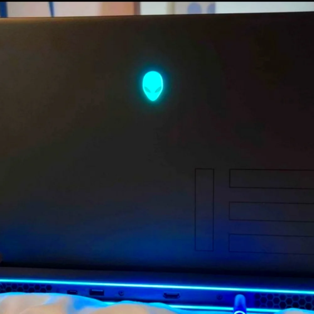 Dell Alienware m15 r7 Gaming Laptop
